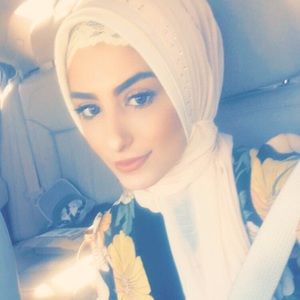 Meet your Posher, Latefa